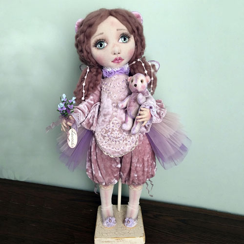 Авторская кукла Соломии Туранской "Девочка с куклой"