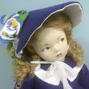 Кукла «Анюта» сделана из фетра, одежда - фетр с аппликацией из фетра и вышивка
